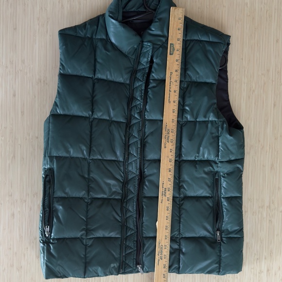 H&M Puffy Vest - size 42R - Picture 2 of 7
